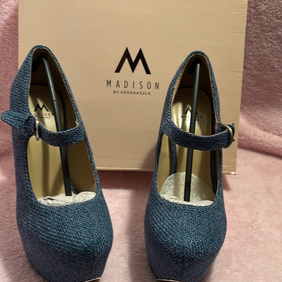 Shoe Dazzle Shoes - NWT Shoedazzle Ladies Heels/Platforms
